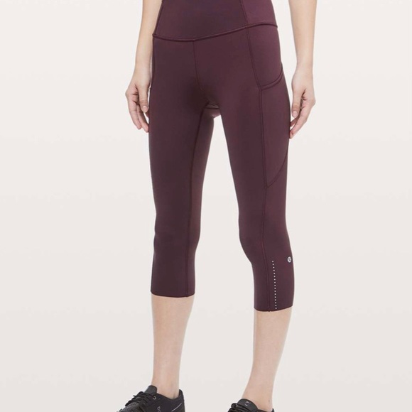 Lululemon Fast & Free Crop ll, Nulux 19”, EUC - Picture 6 of 7